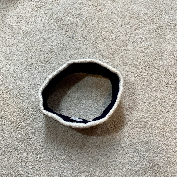 Abercrombie Ear Warmer Head band - Picture 3 of 3